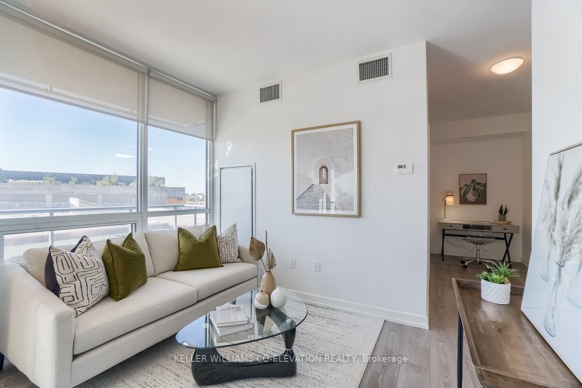 10 De Boers Dr, #601