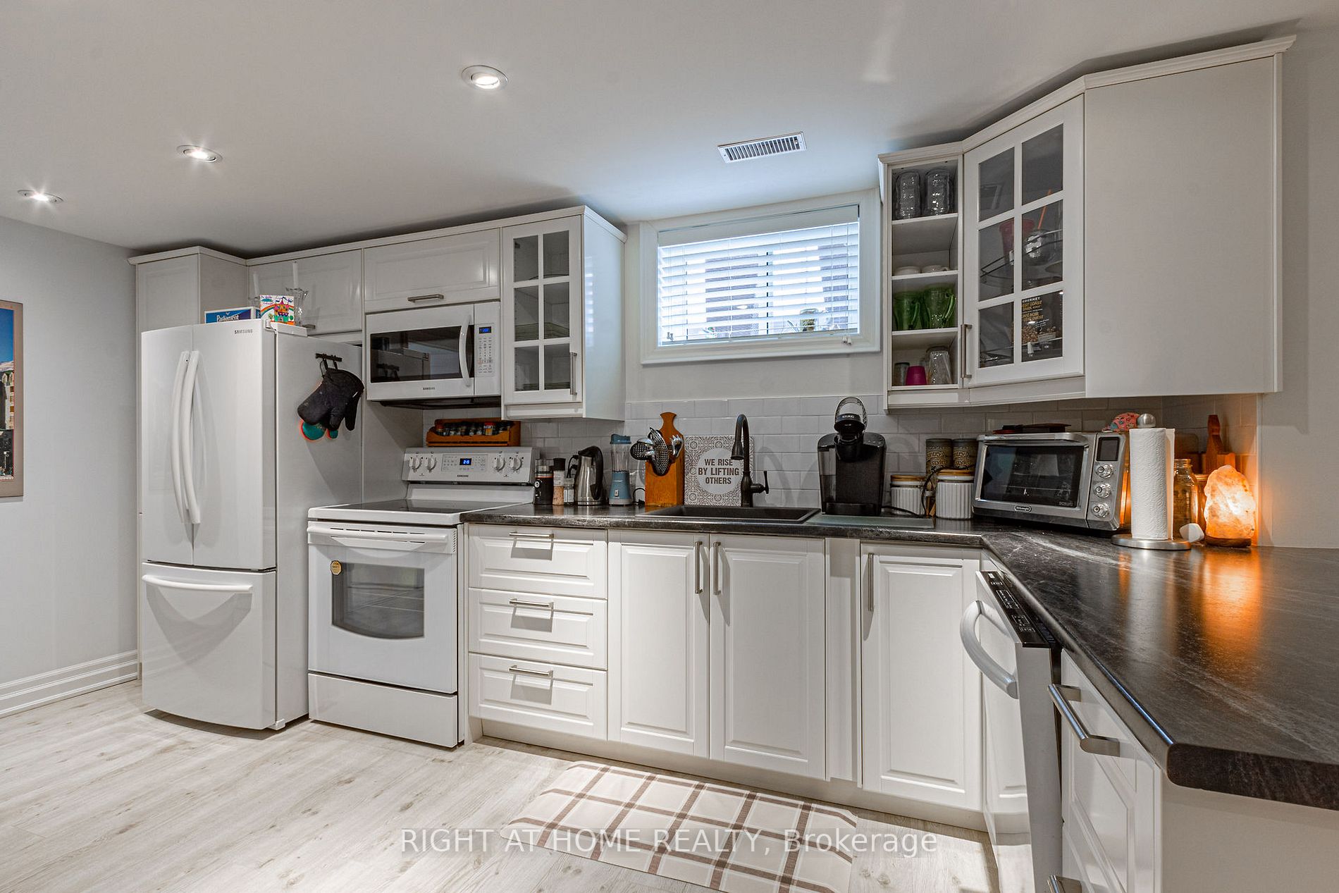 886 King Rd