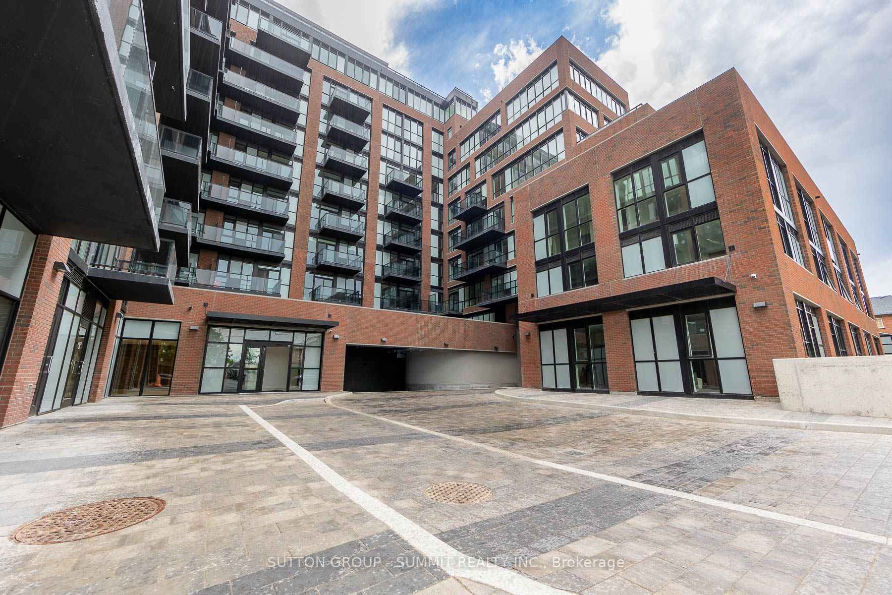 2300 St Clair Ave W, #418