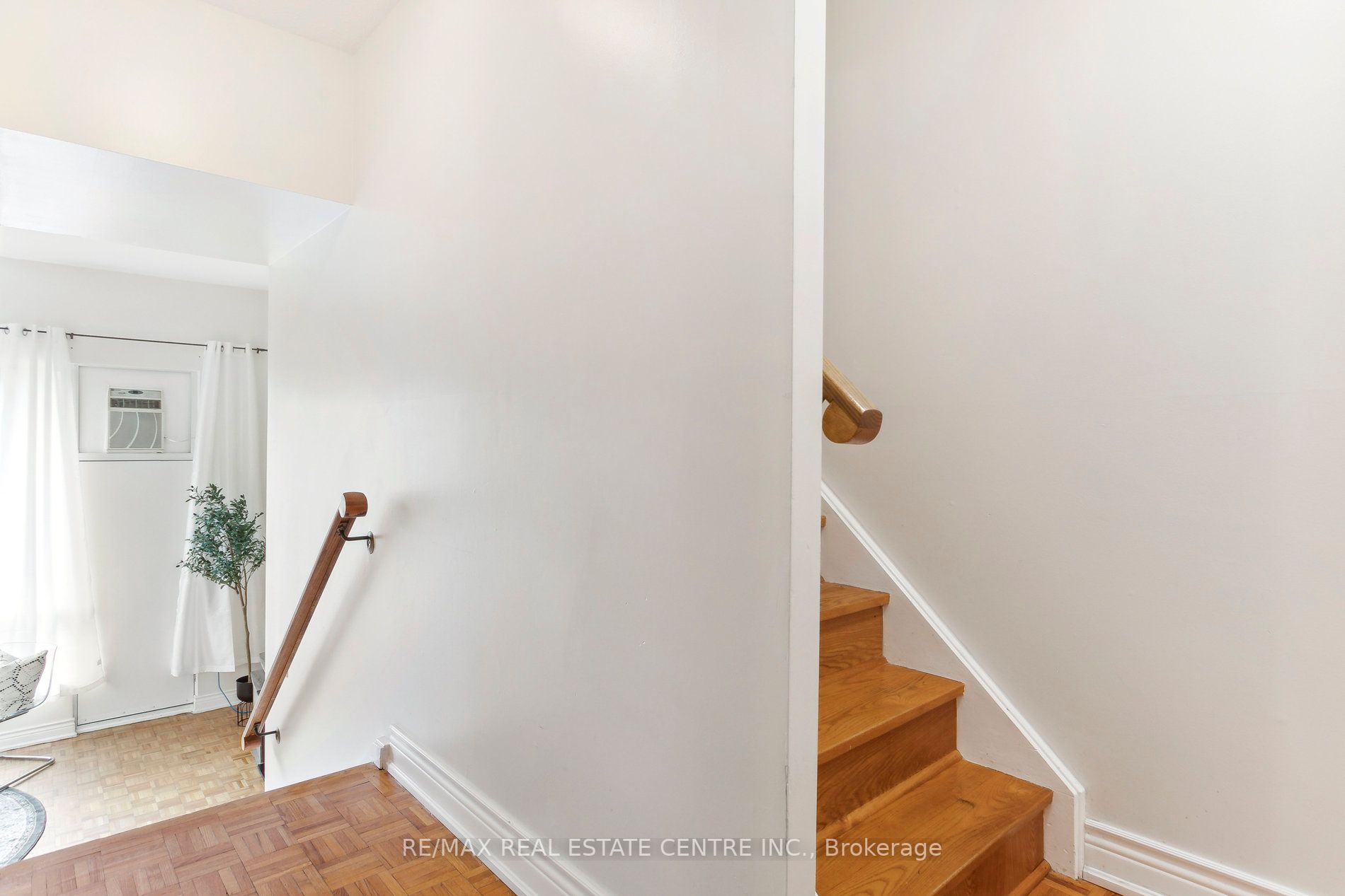 94 Darras Crt, #77
