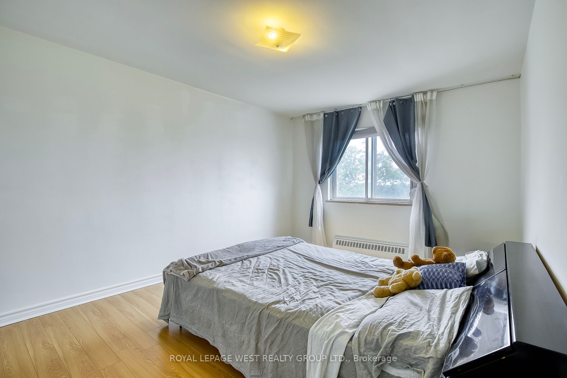 785 Browns Line, #604