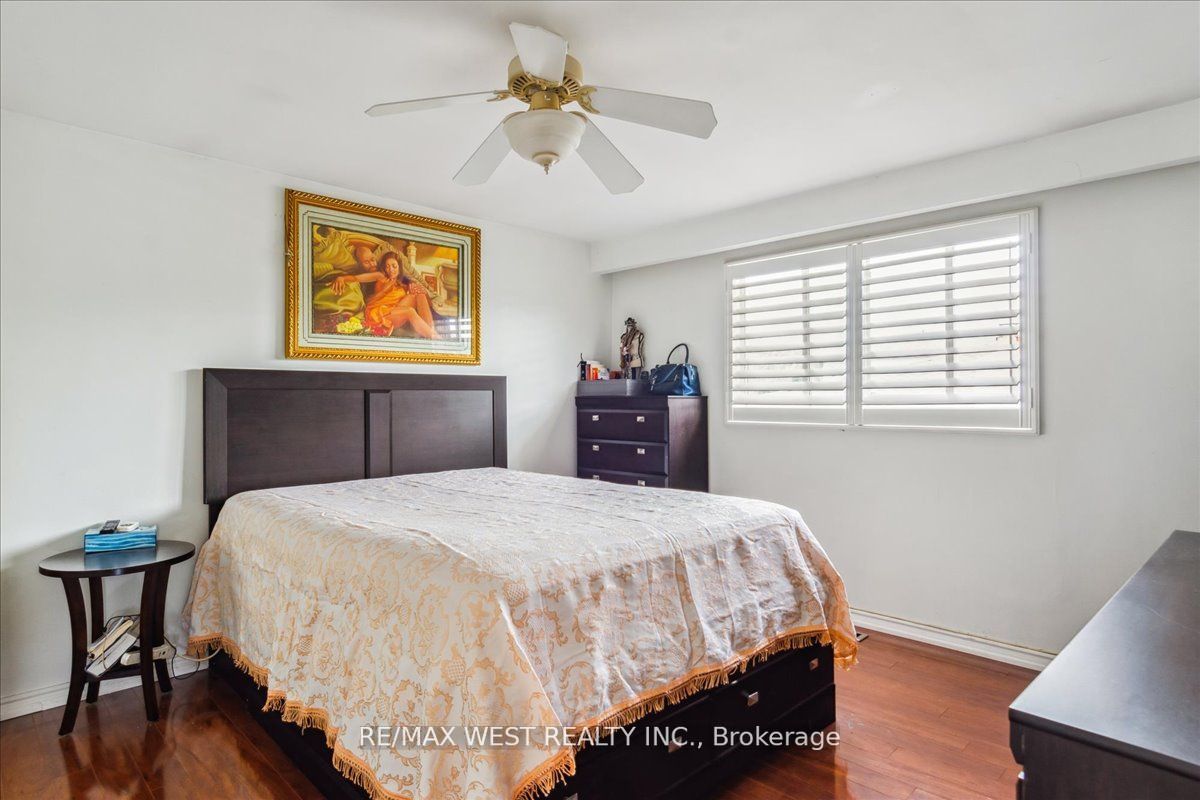 388 Hyacinthe Blvd