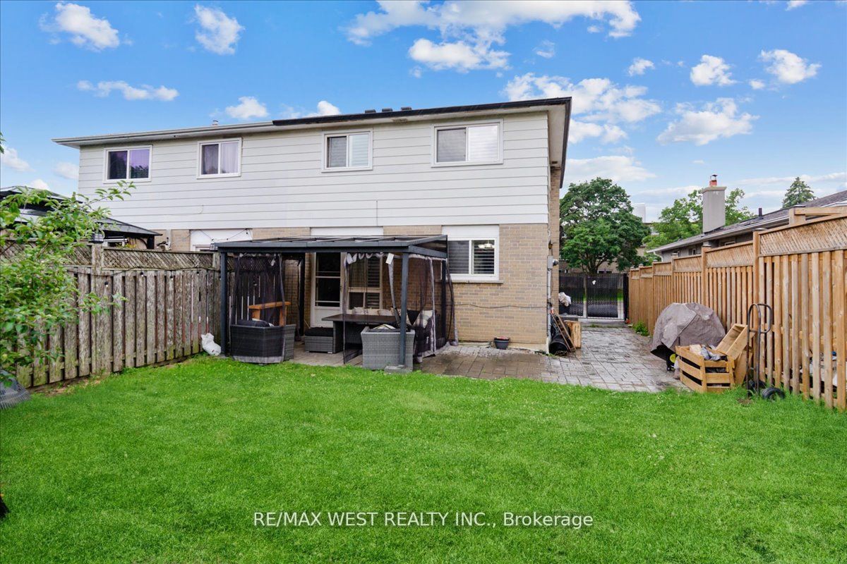388 Hyacinthe Blvd