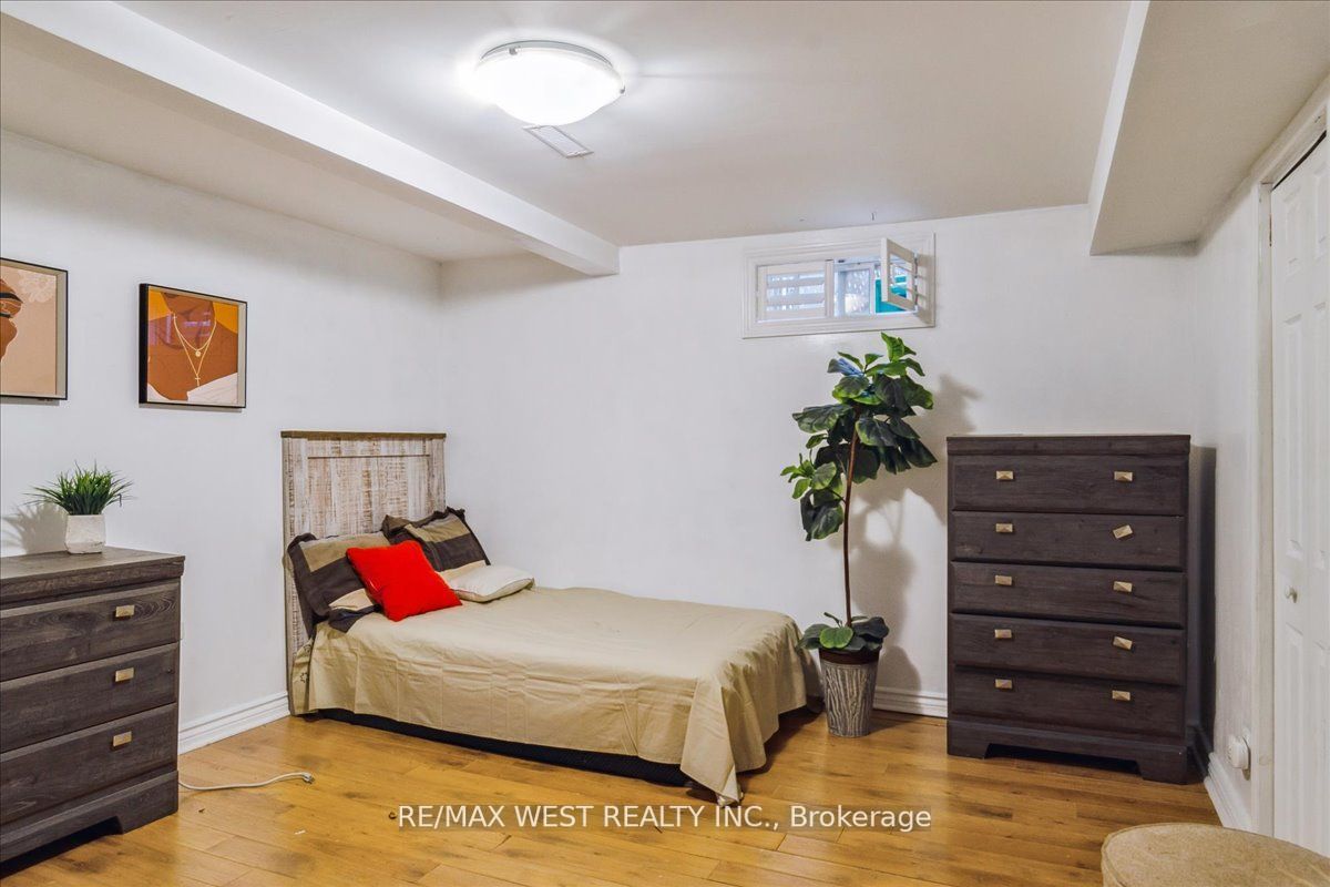 388 Hyacinthe Blvd