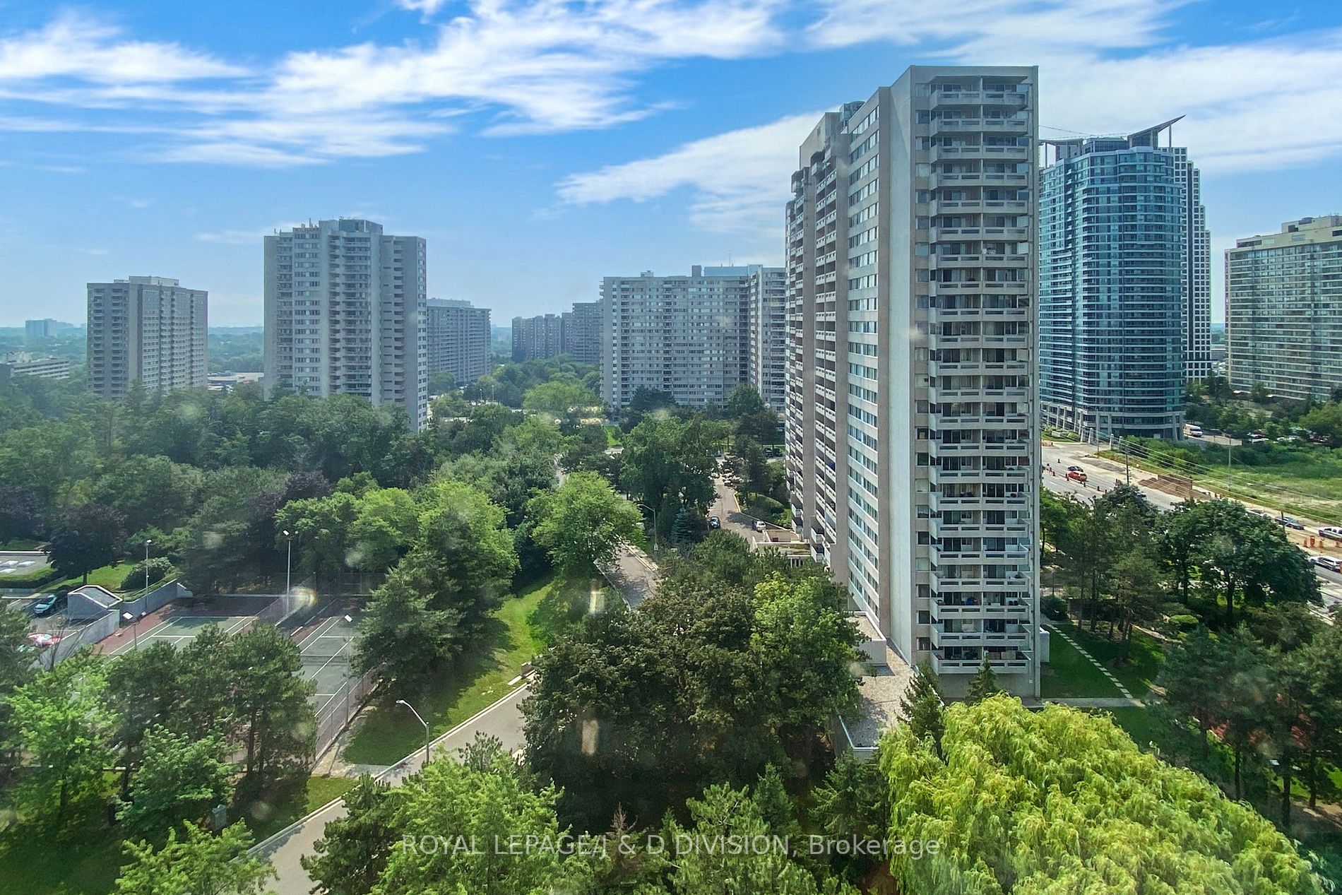 3650 Kaneff Crescent, #1503