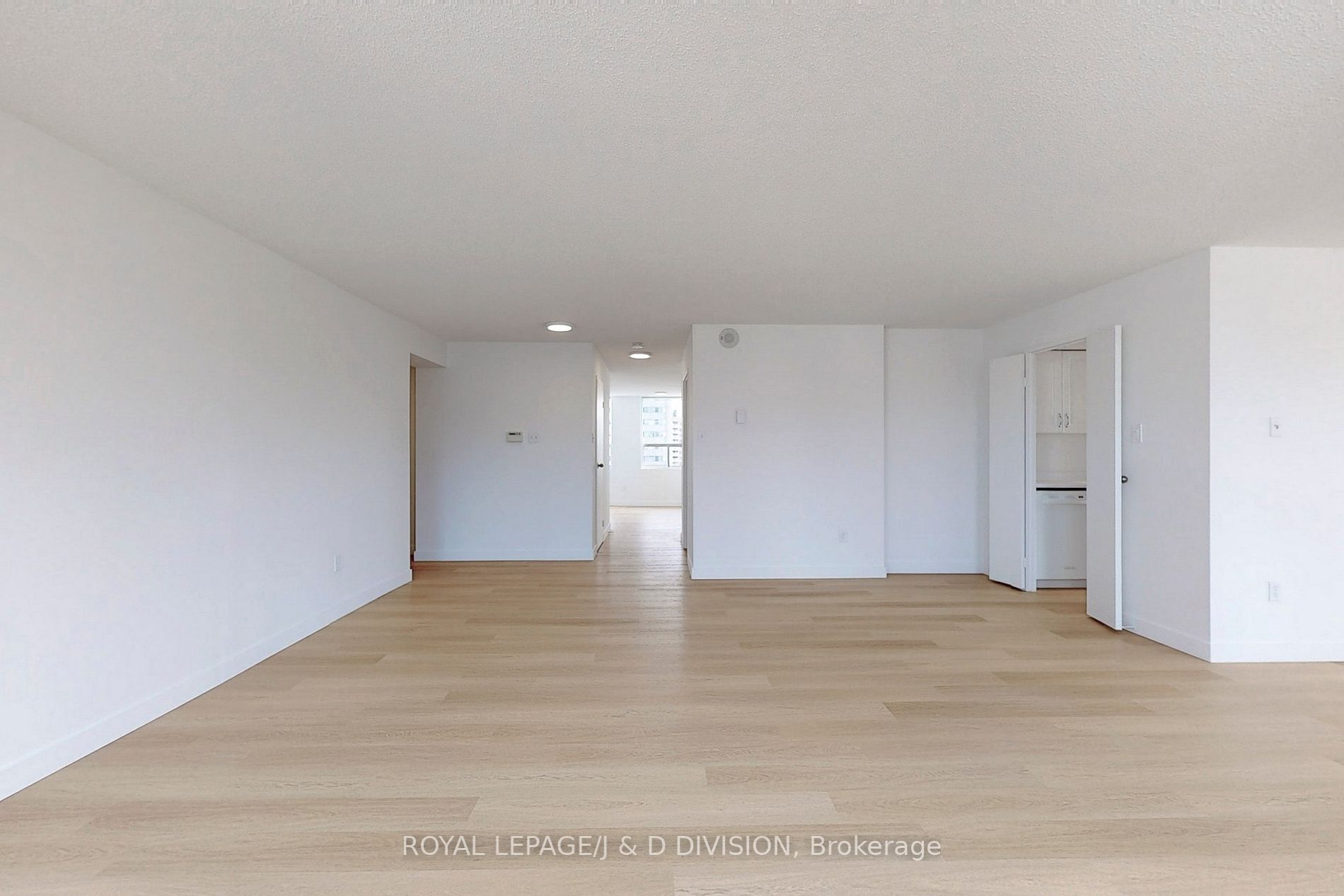 3650 Kaneff Crescent, #1503