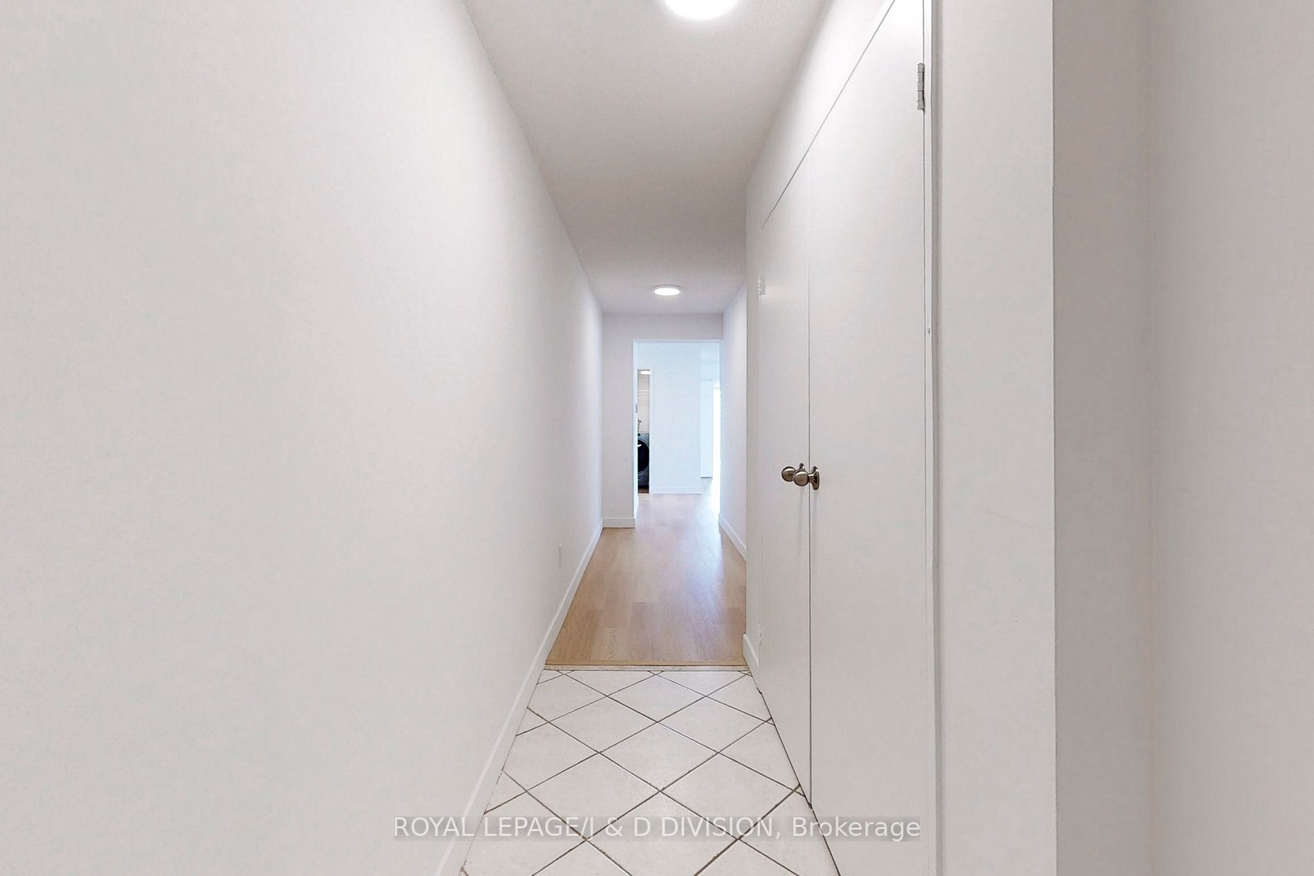 3650 Kaneff Crescent, #1503