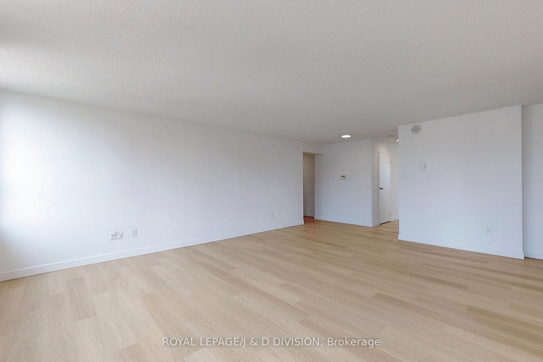 3650 Kaneff Crescent, #1503
