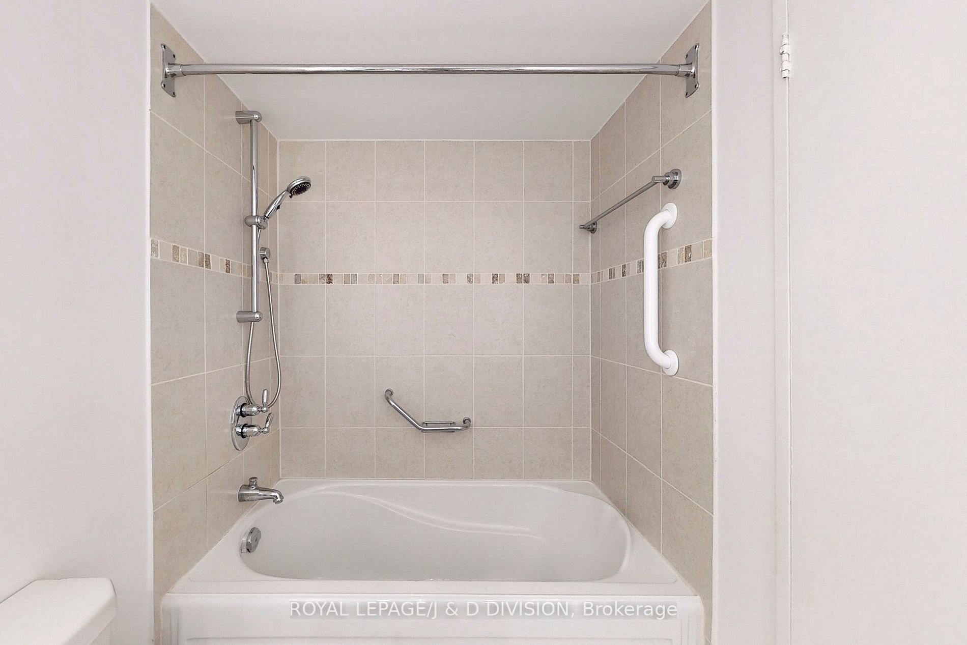 3650 Kaneff Crescent, #1503