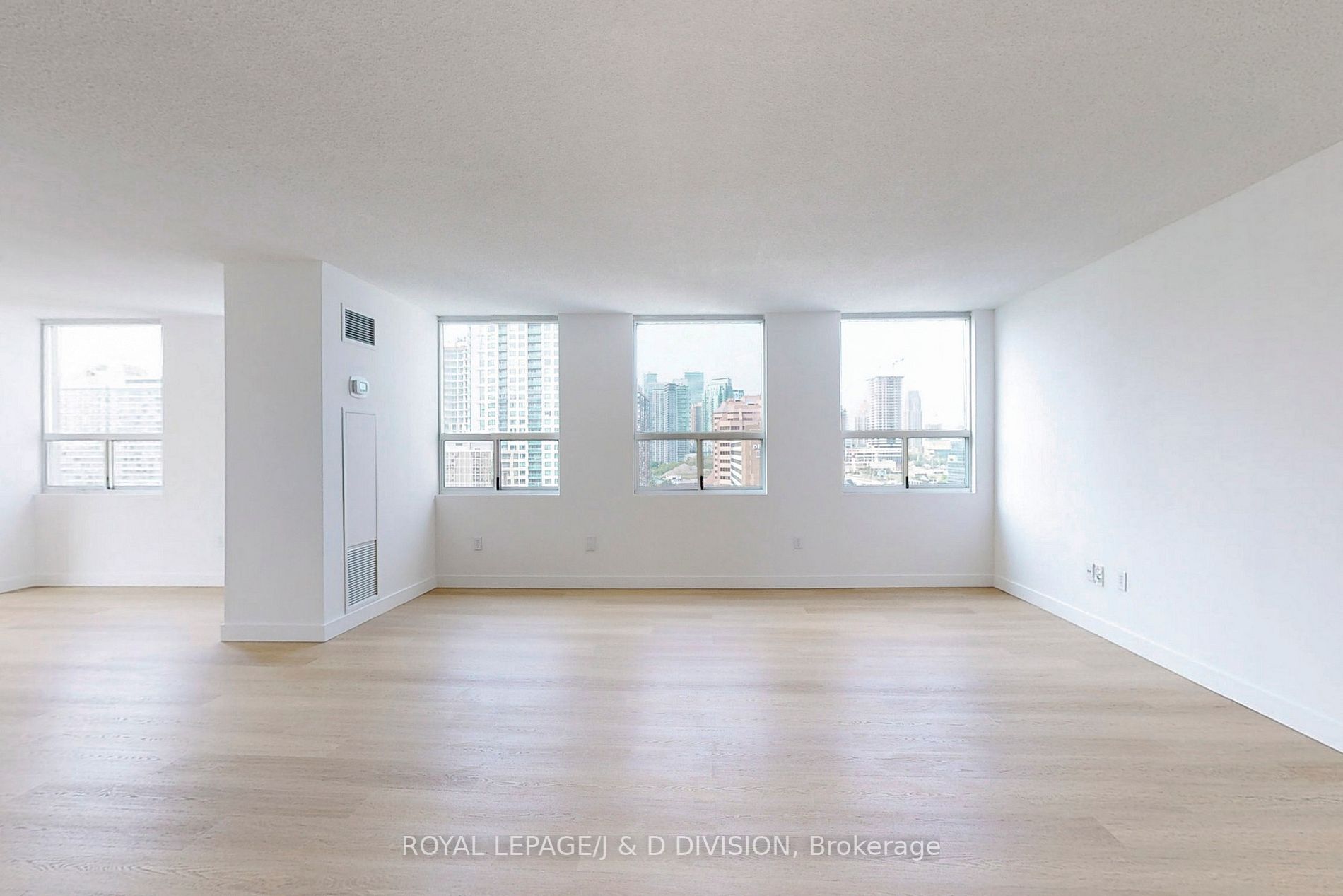 3650 Kaneff Crescent, #1503