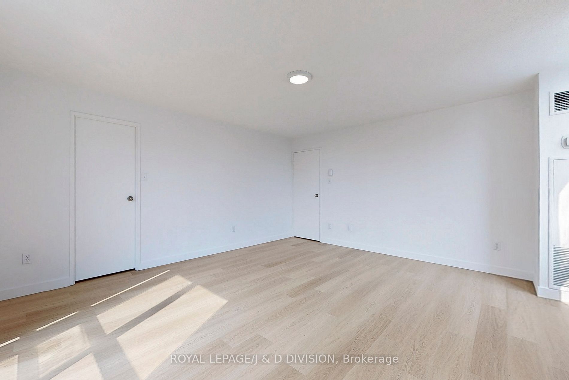 3650 Kaneff Crescent, #1503