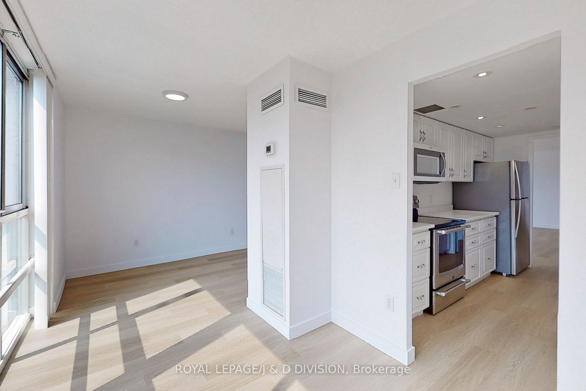 3650 Kaneff Crescent, #1503