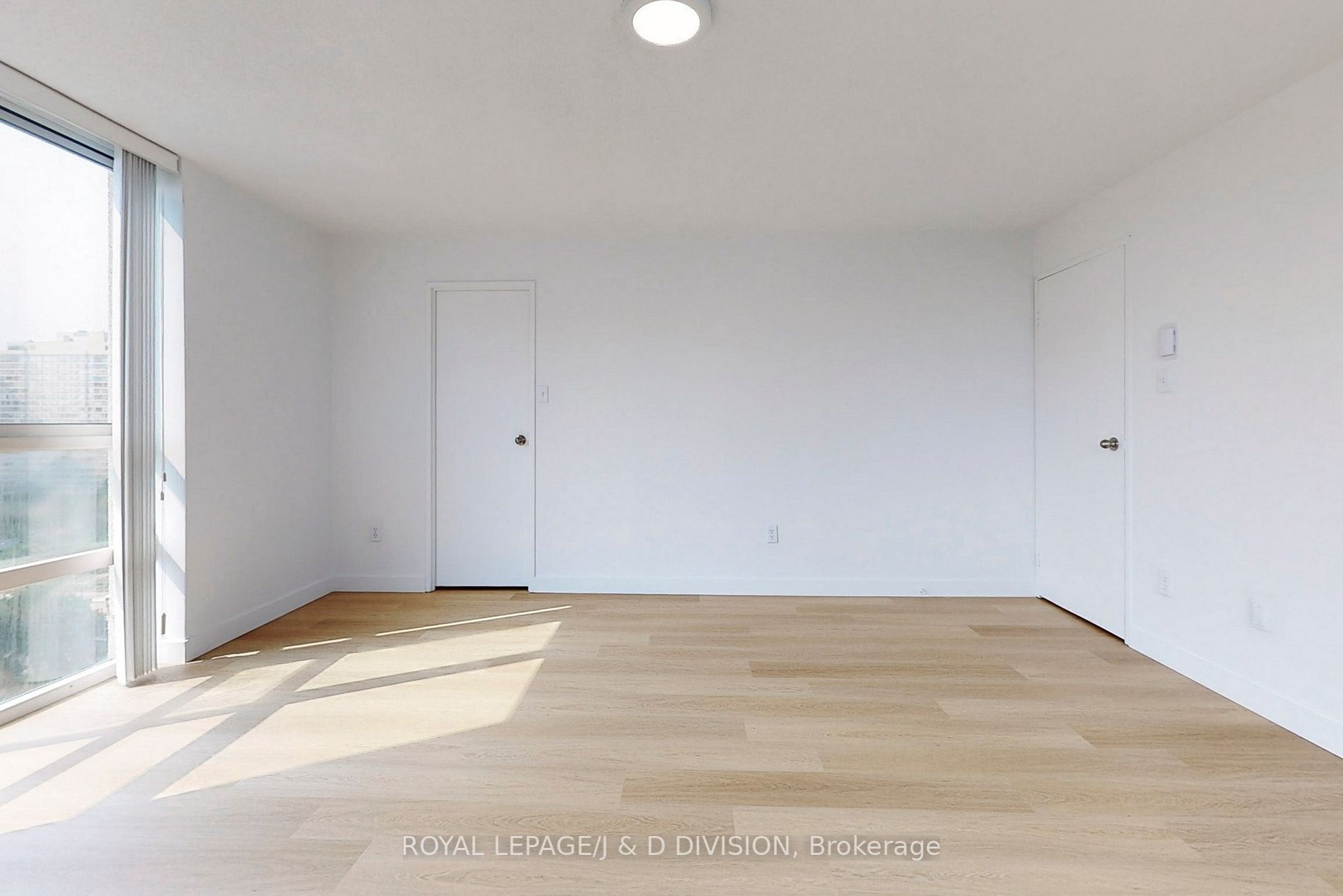 3650 Kaneff Crescent, #1503