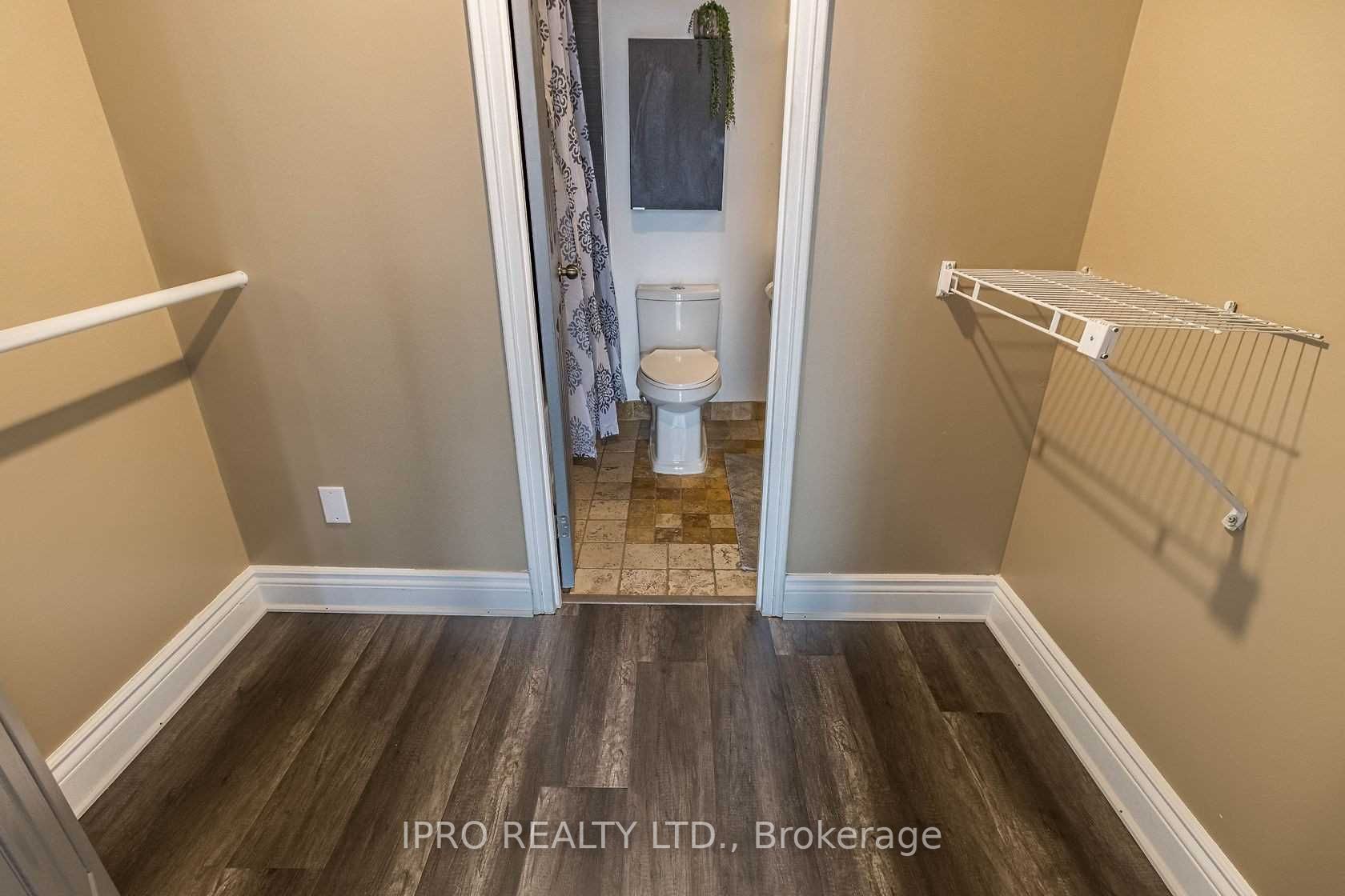 880 Dundas St W, #1609