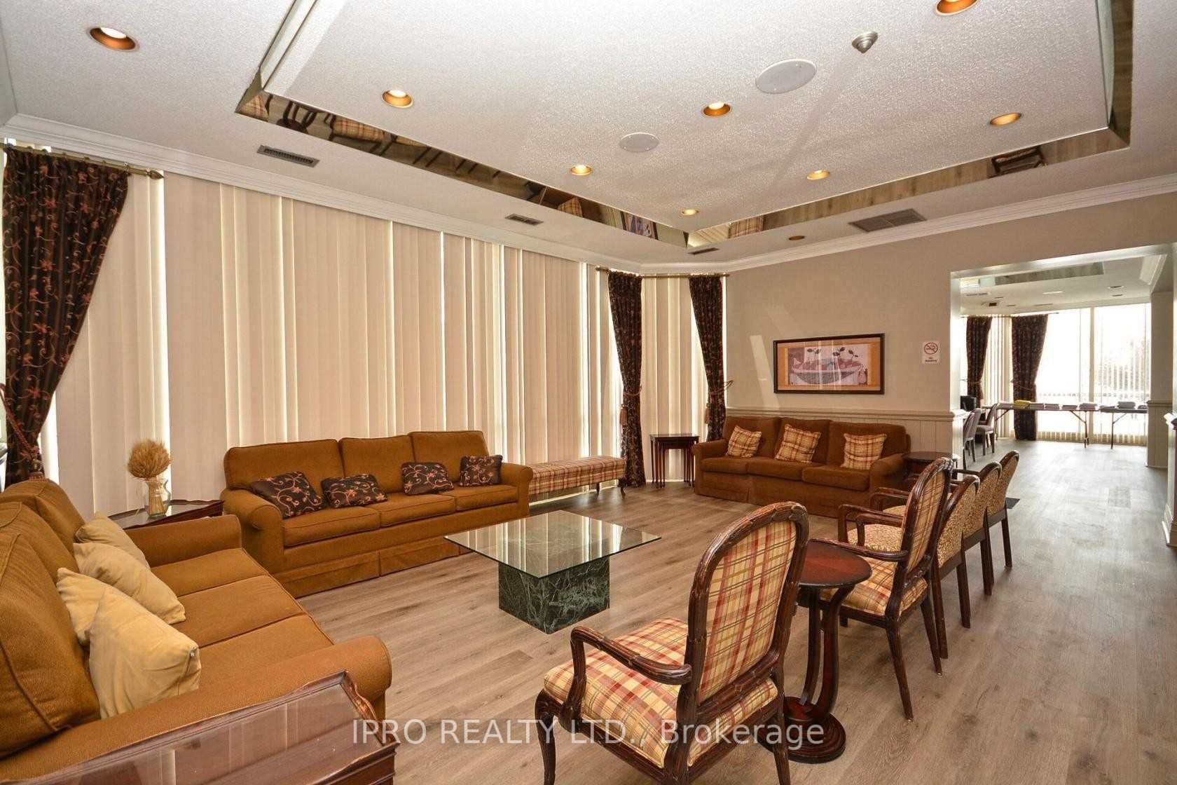 880 Dundas St W, #1609