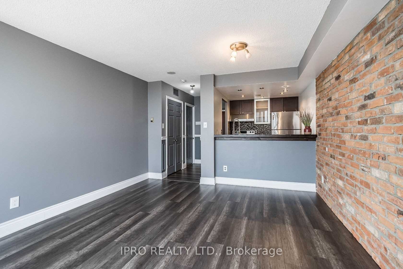 880 Dundas St W, #1609