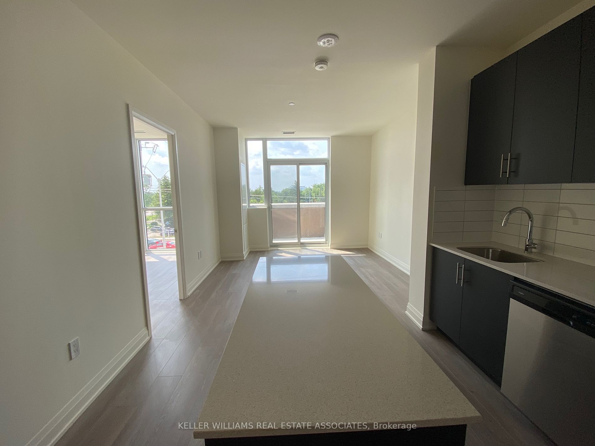 509 Dundas St W, #202