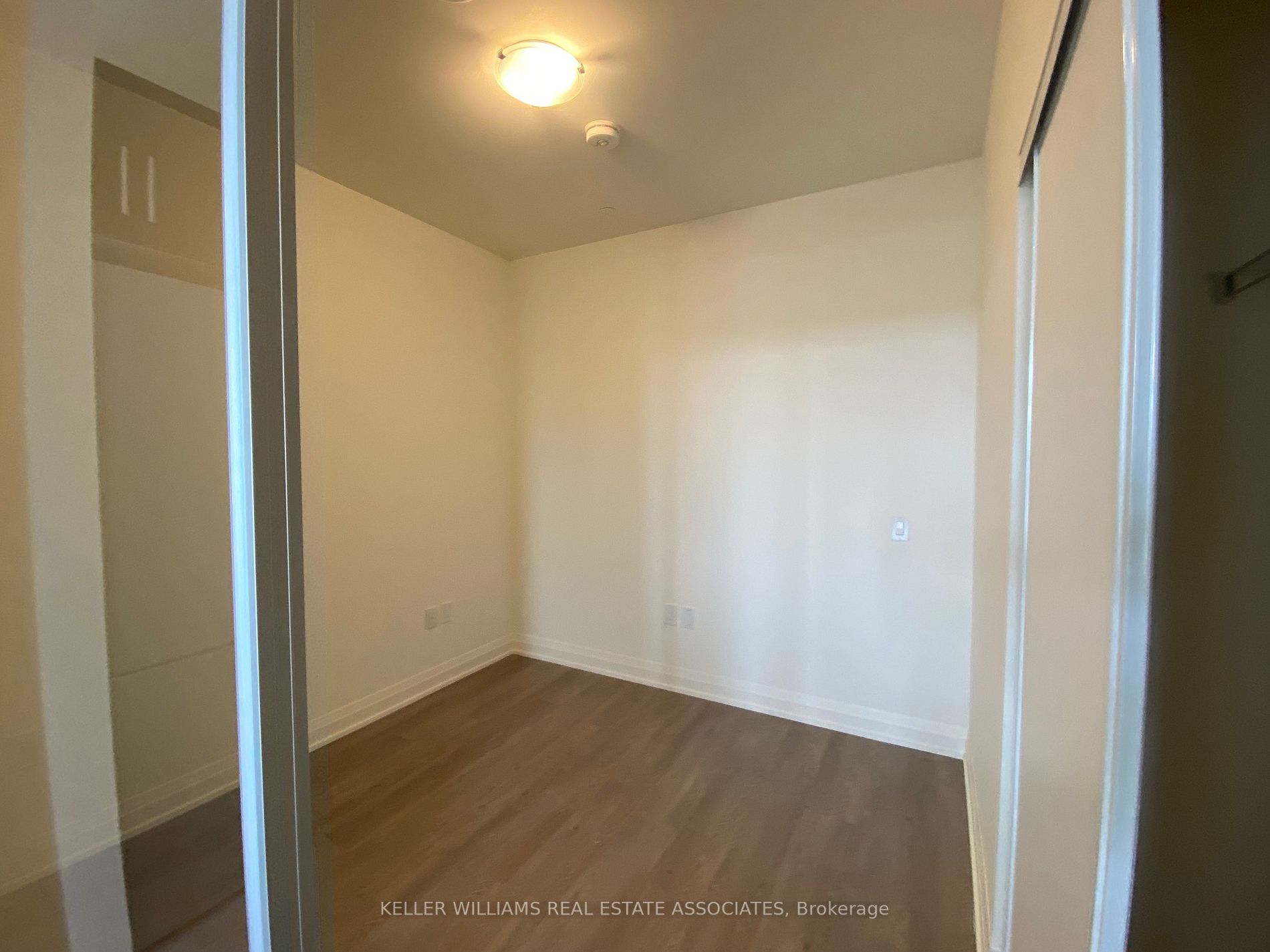 509 Dundas St W, #202