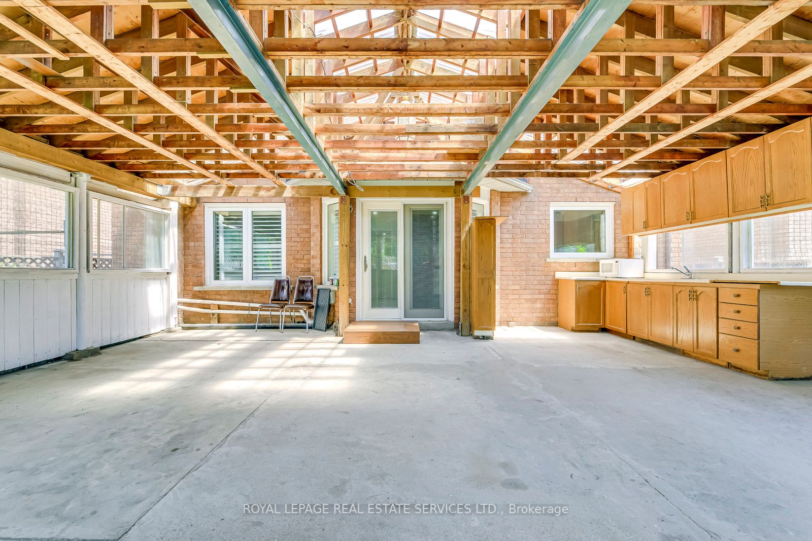 3498 Redmond Rd
