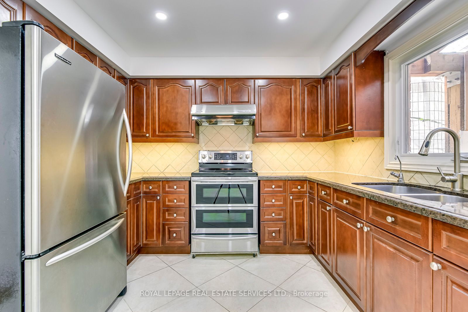 3498 Redmond Rd