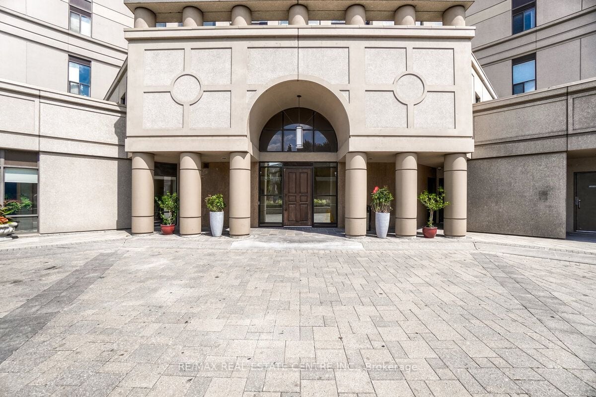 220 Forum Dr, #102