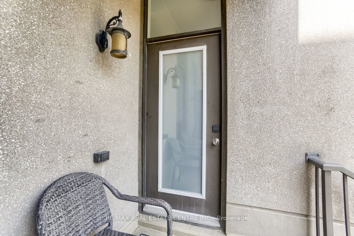 220 Forum Dr, #102