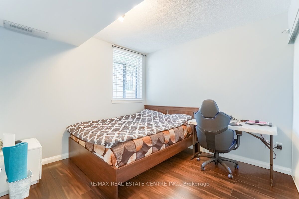 220 Forum Dr, #102