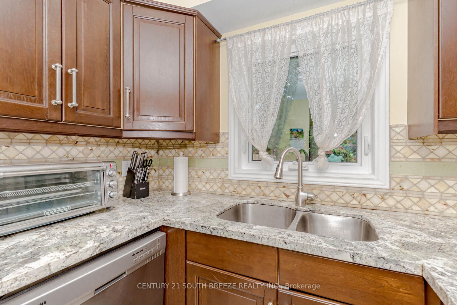 2122 Bosack Crt