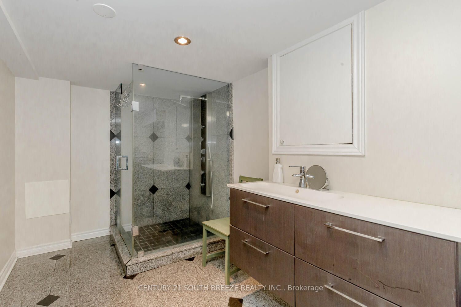 2122 Bosack Crt