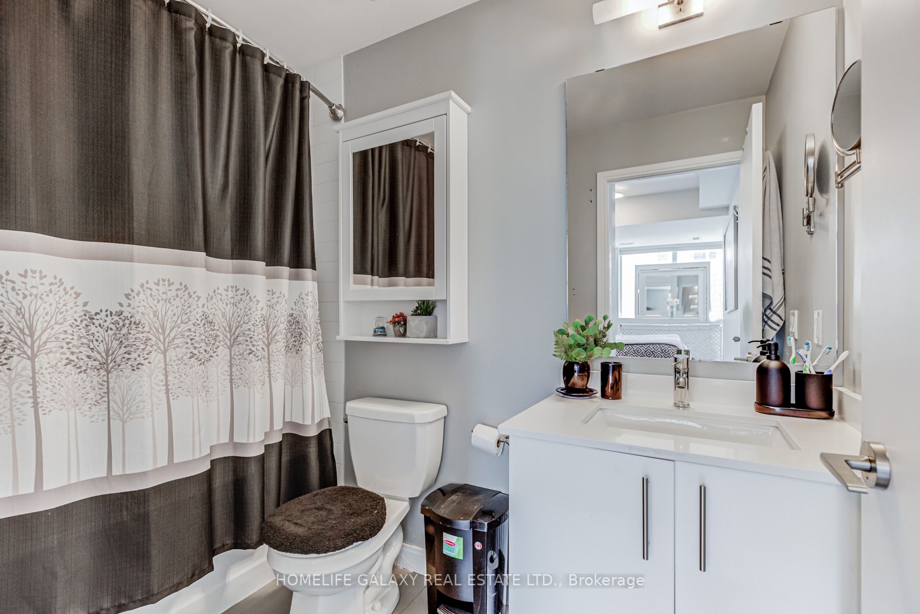 760 The Queens Way, #212