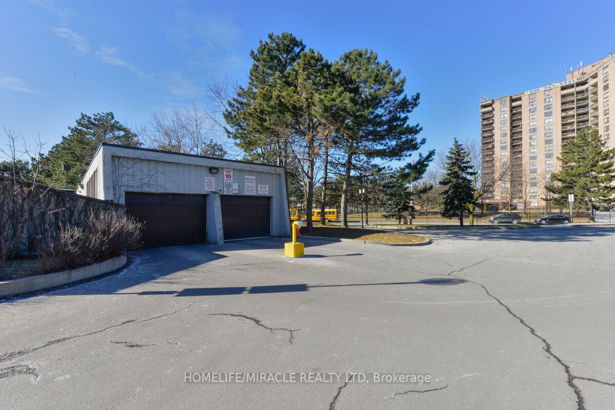 234 Albion Rd, #301