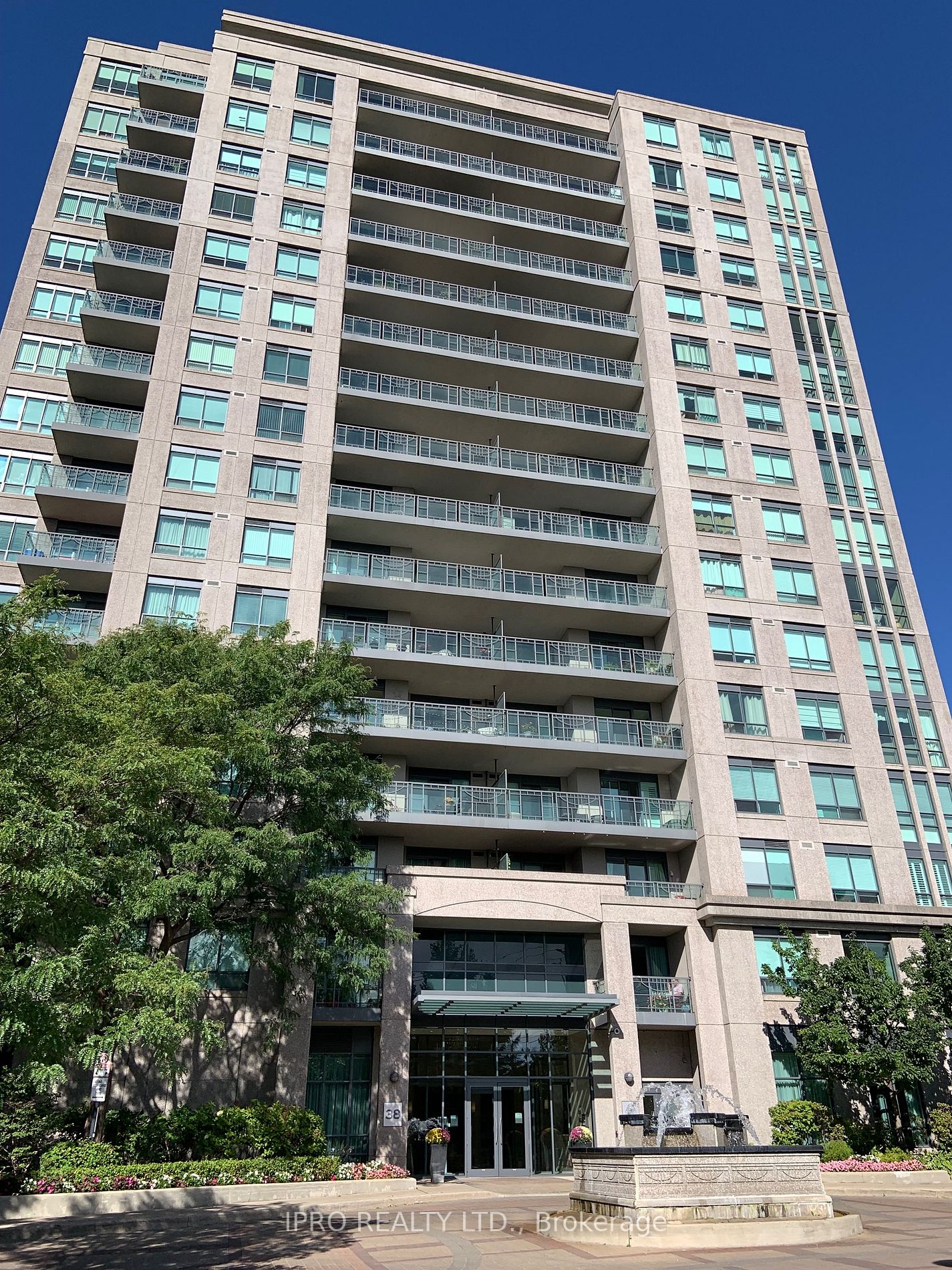 38 Fontenay Crt, #707