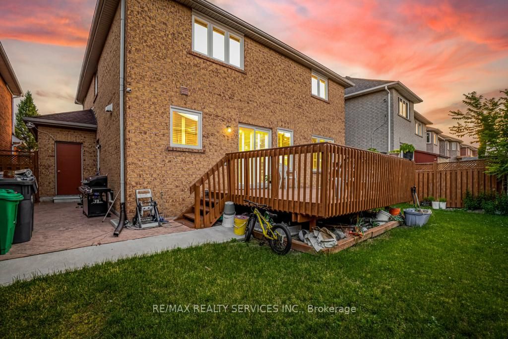 11 Briardale Road