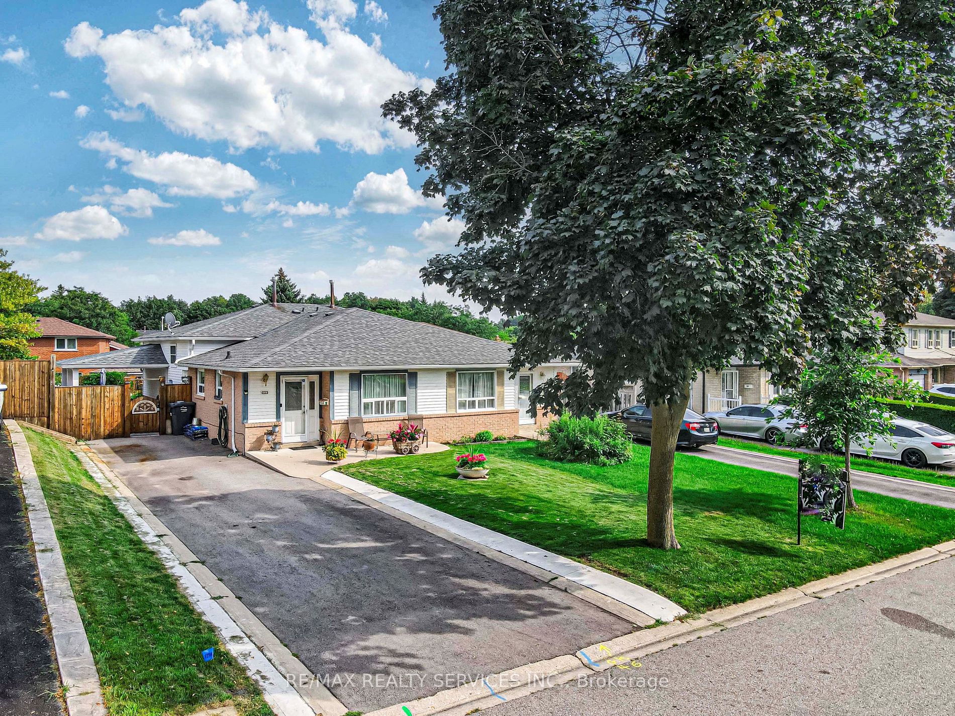 46 Marblehead Cres