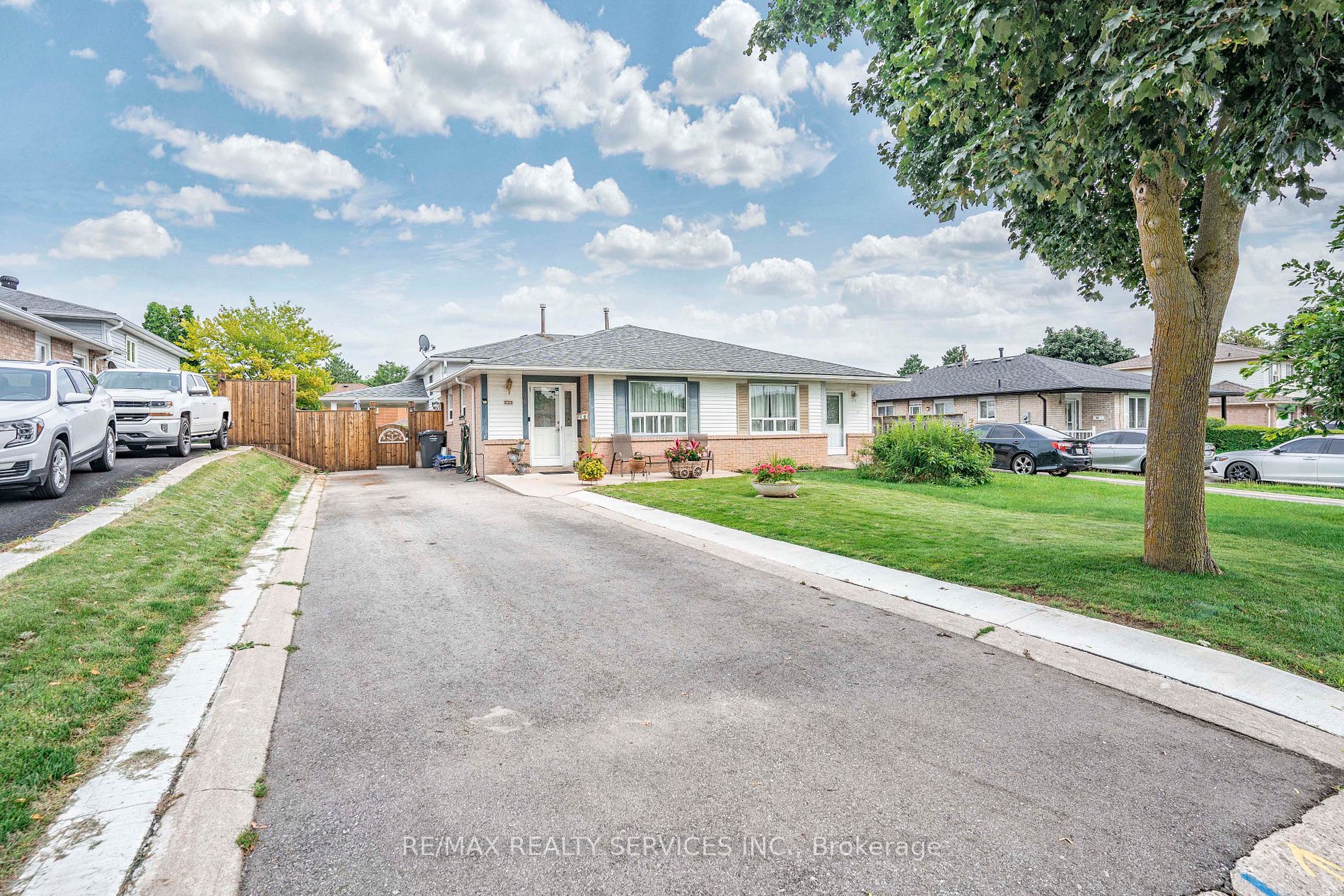 46 Marblehead Cres