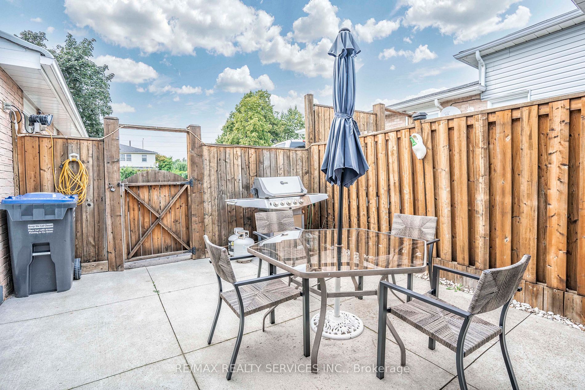 46 Marblehead Cres