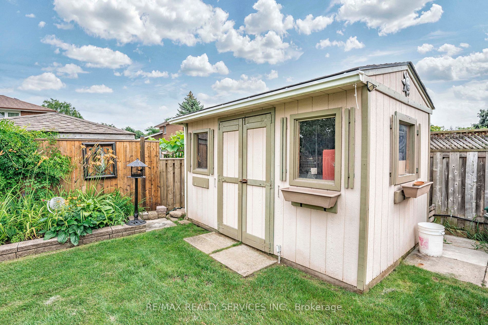 46 Marblehead Cres