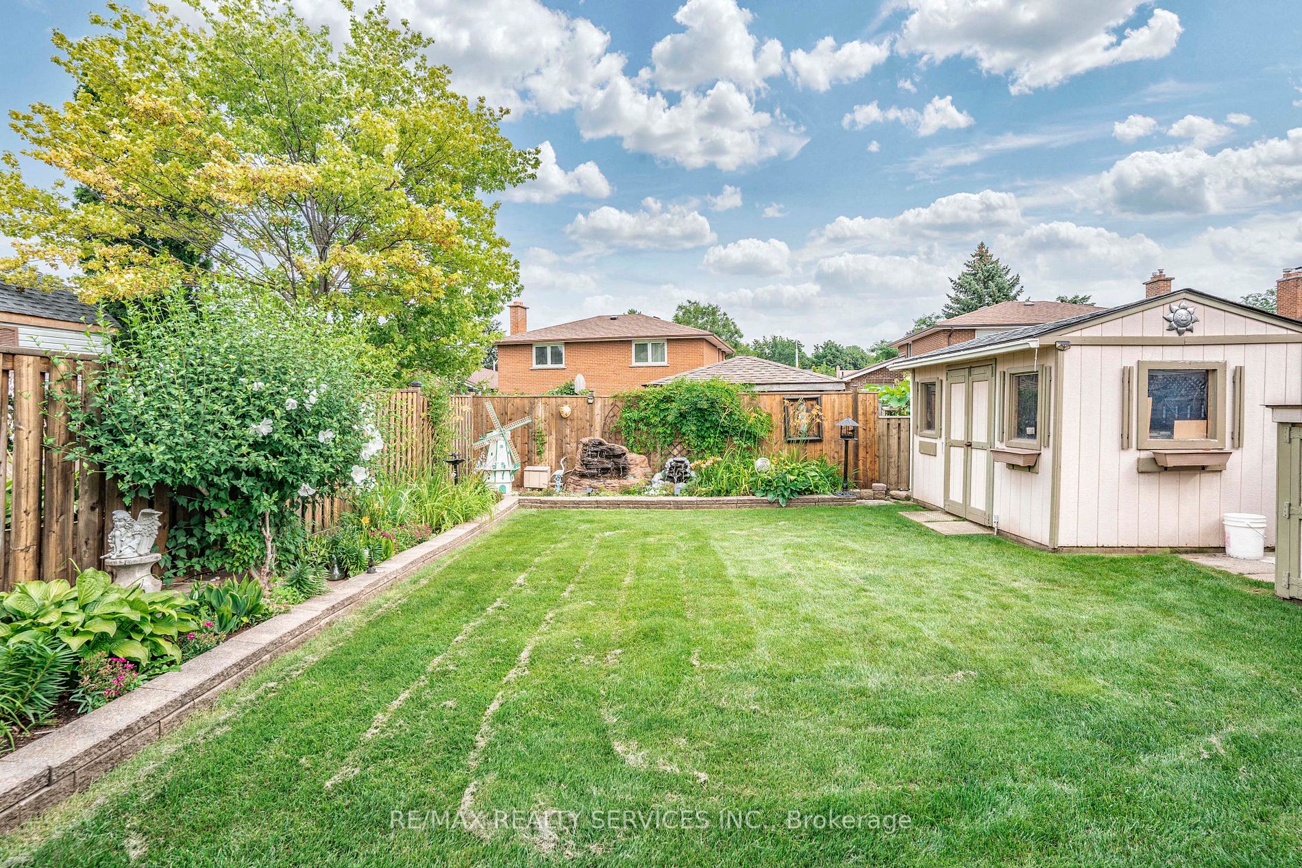 46 Marblehead Cres