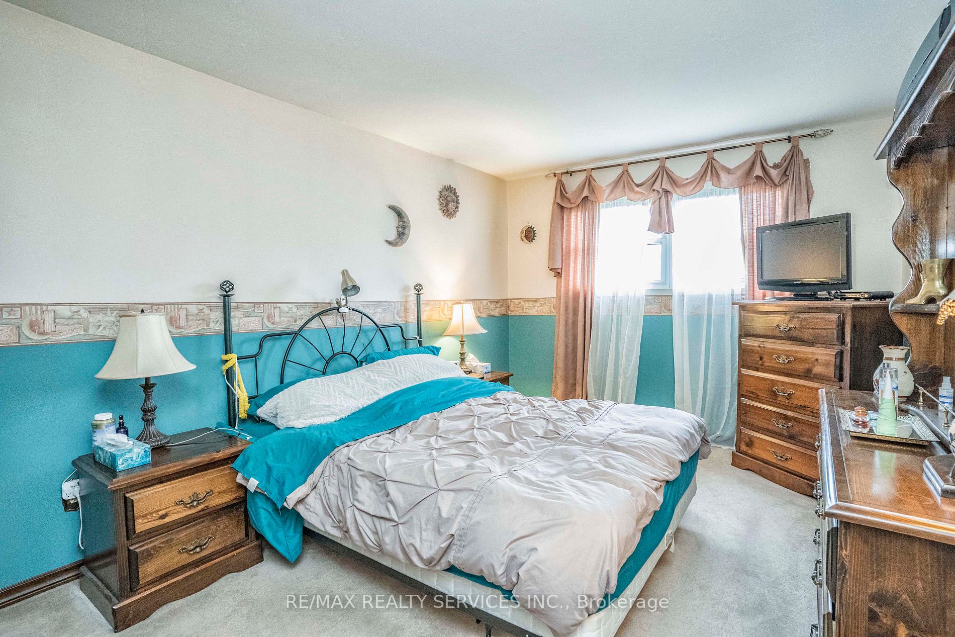 46 Marblehead Cres