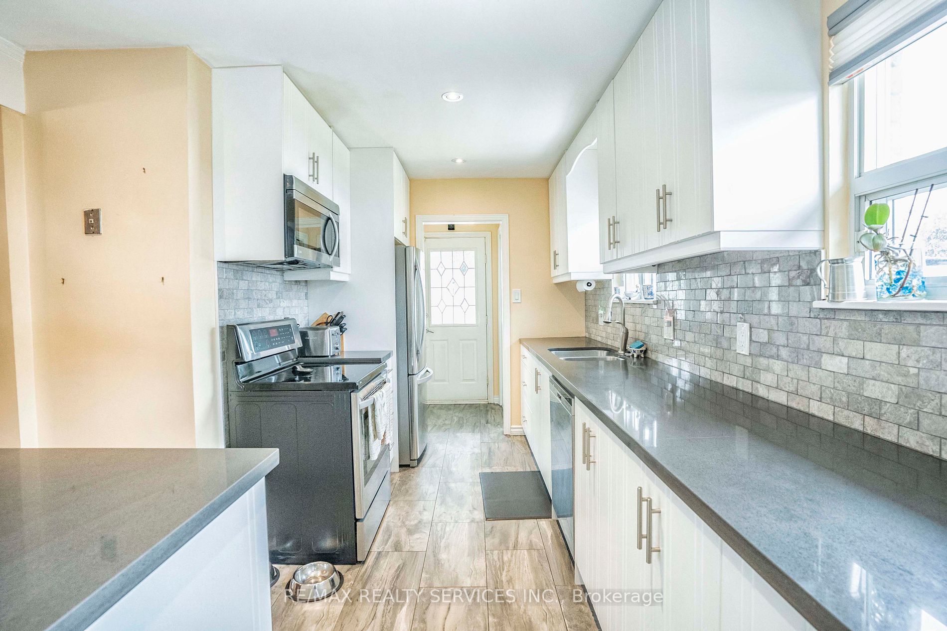 46 Marblehead Cres