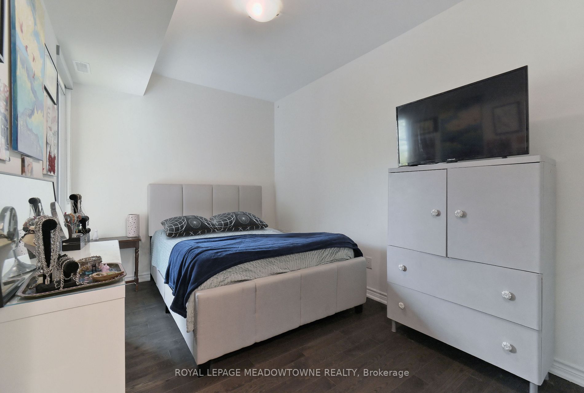 215 Broadway St, #207