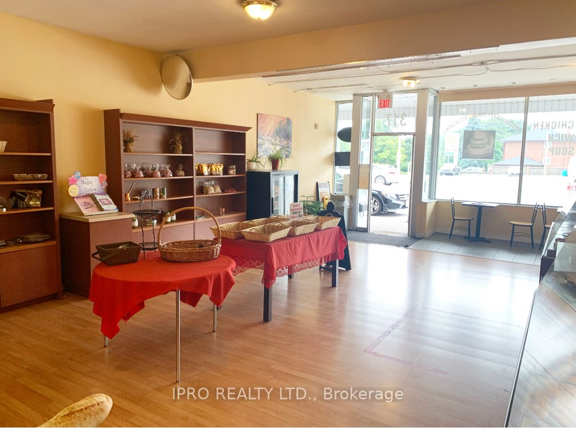 317 Burnhamthorpe Rd N
