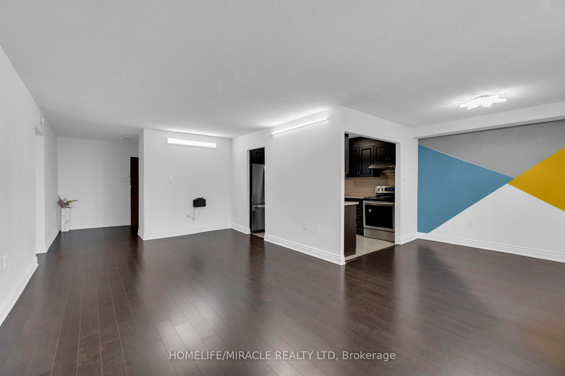 49 Silverstone Dr, #703