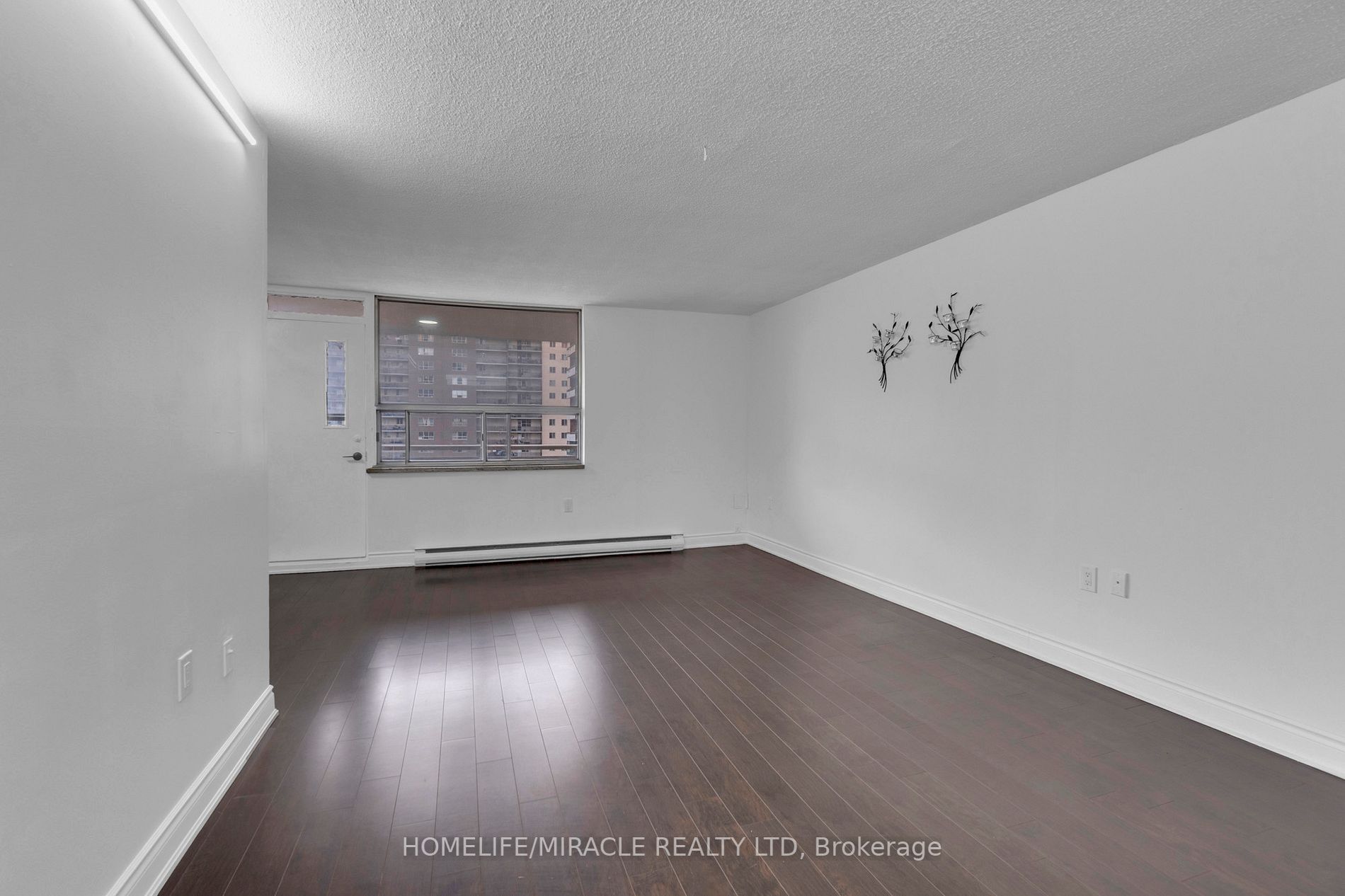 49 Silverstone Dr, #703