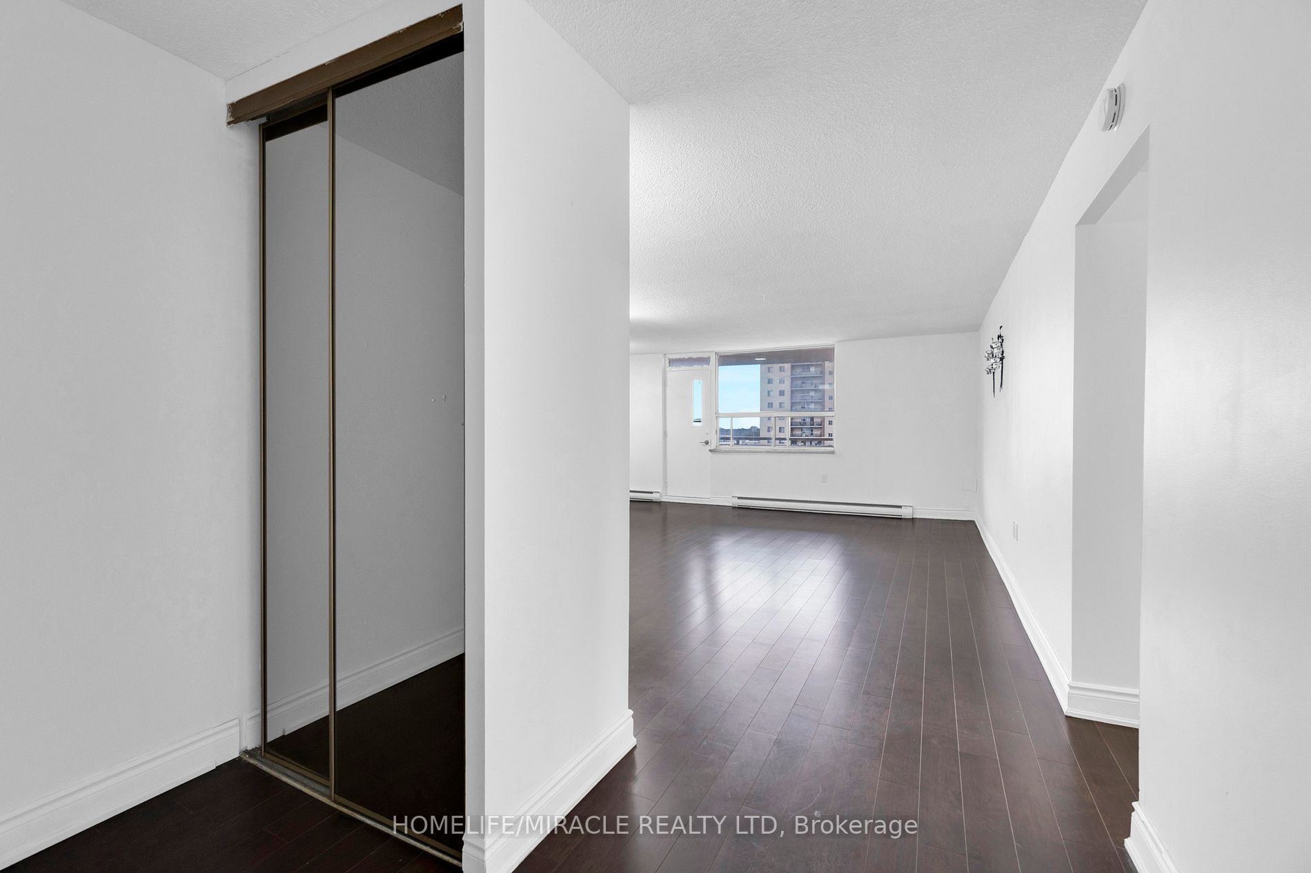 49 Silverstone Dr, #703