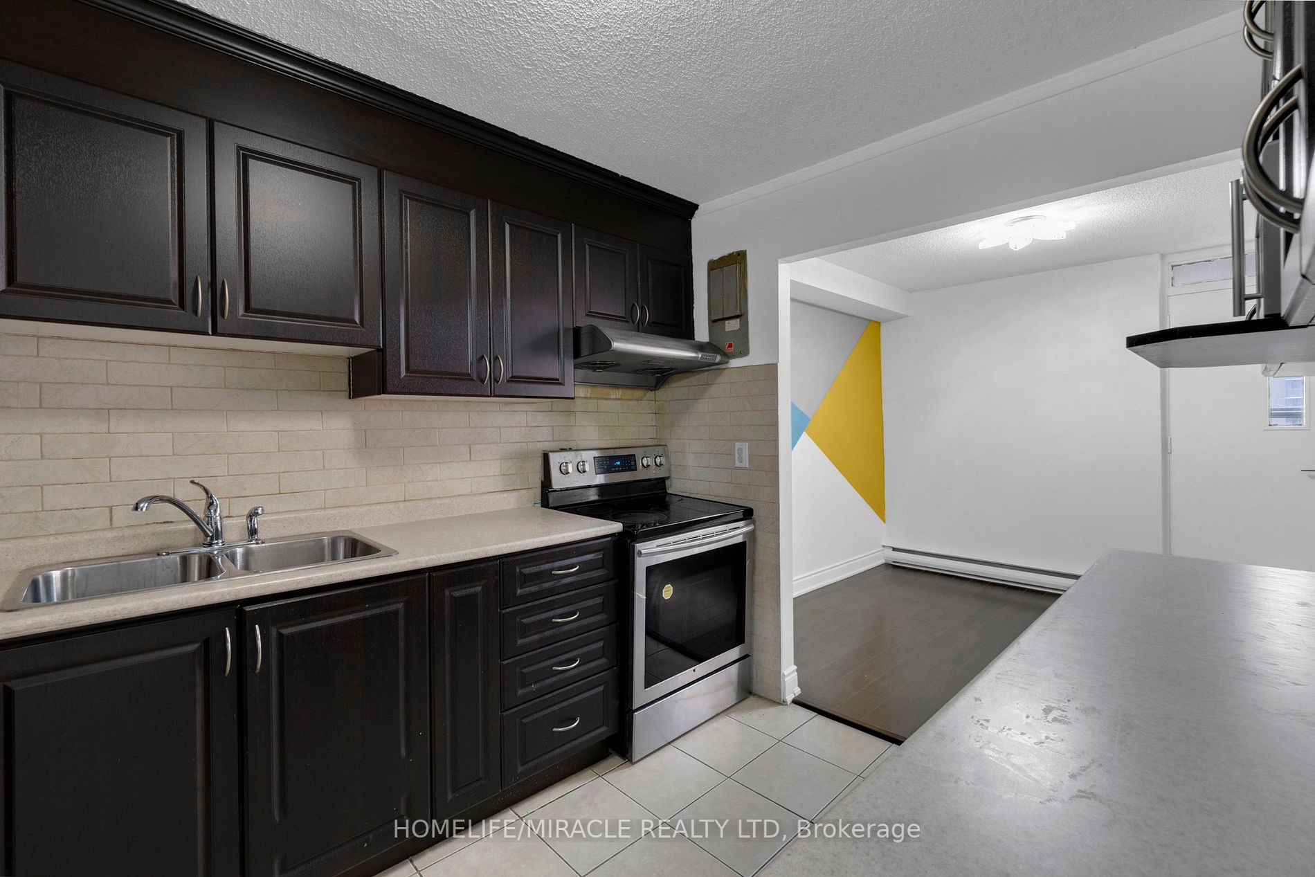 49 Silverstone Dr, #703