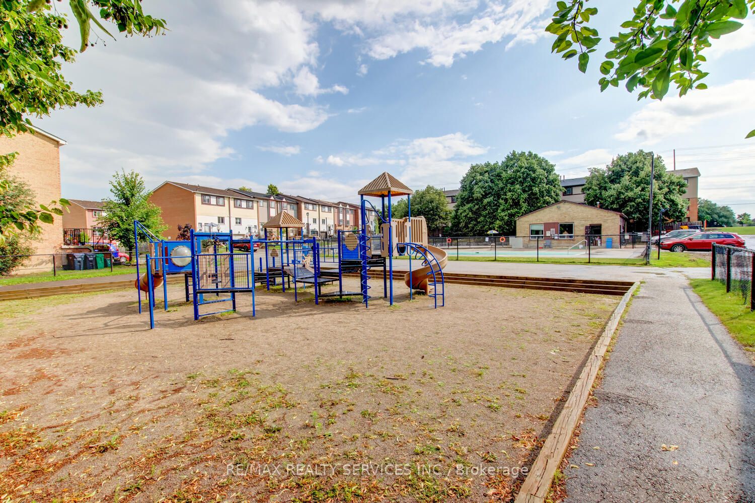 146 Moregate Cres, #45
