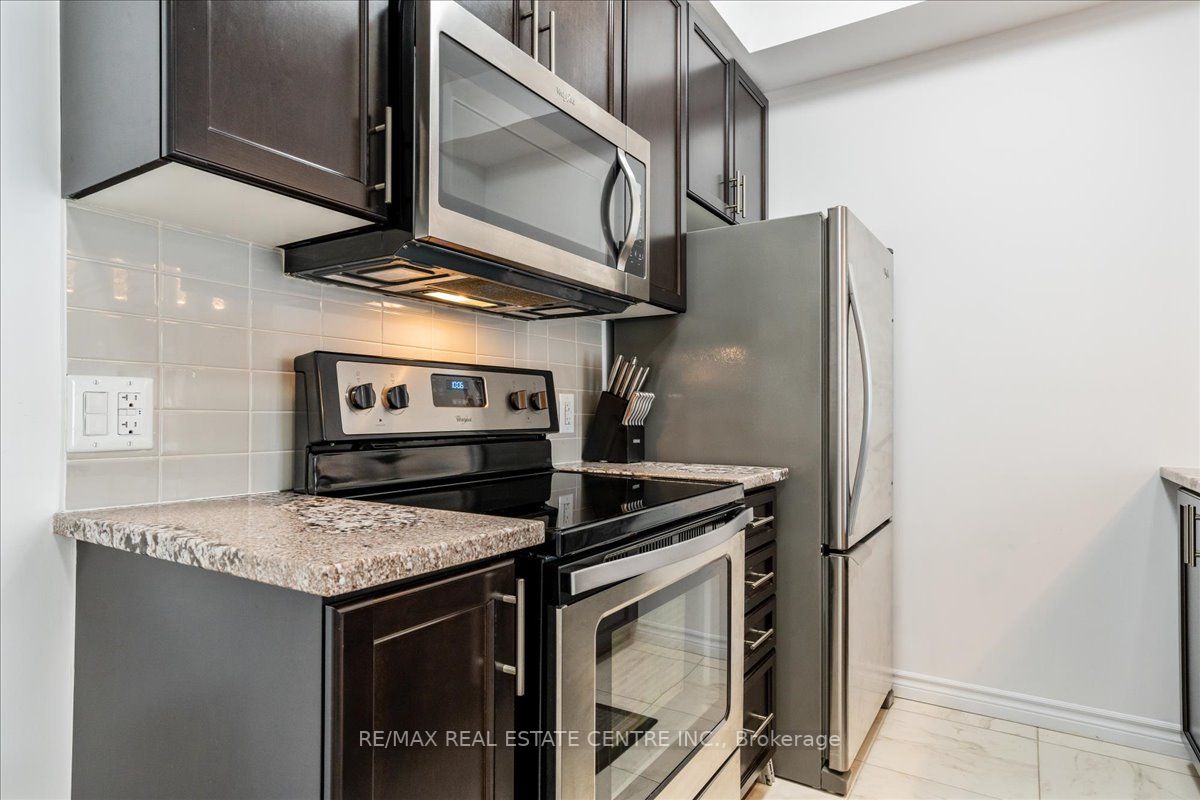 2490 Old Bronte Road, #726