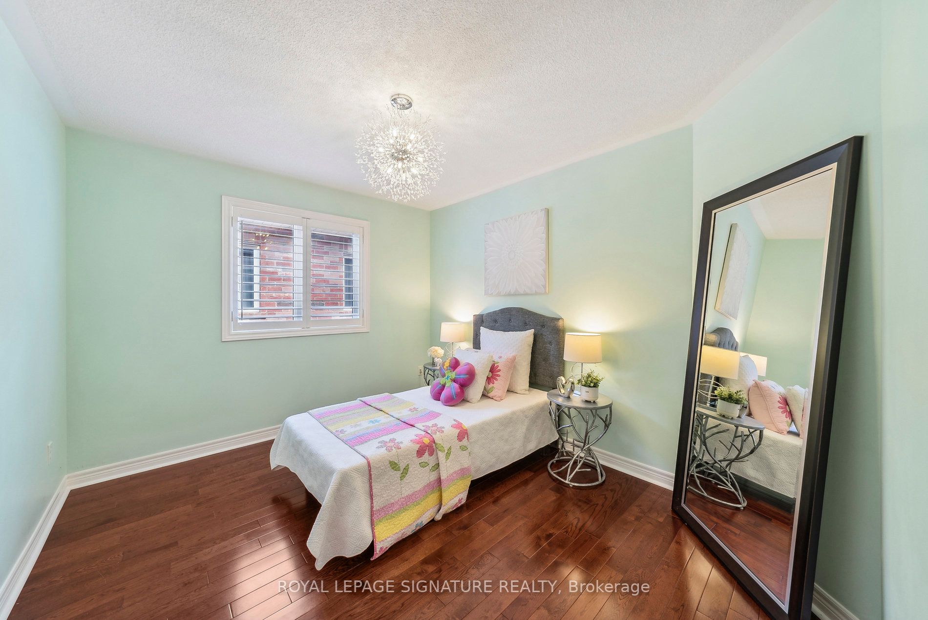 9 Isaac Devins Blvd