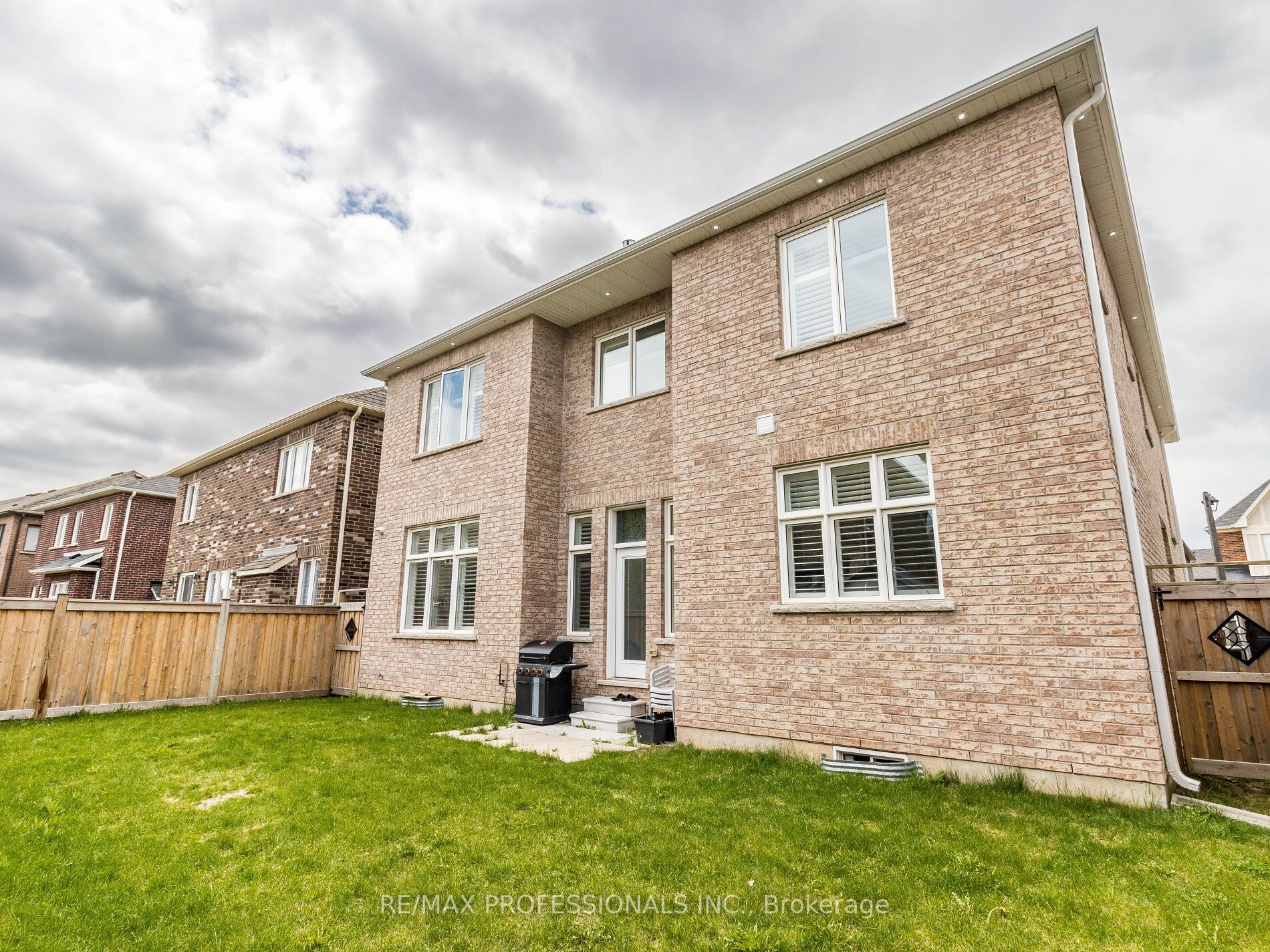3271 Donald Mackay St